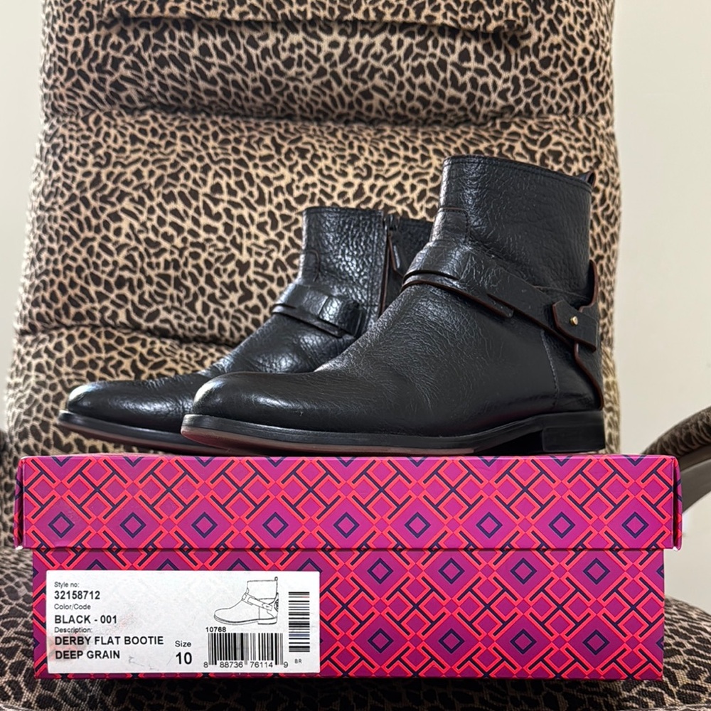 Chic Black Leather Booties